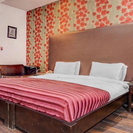 Hotel Chalet Yeni Delhi Dış mekan fotoğraf