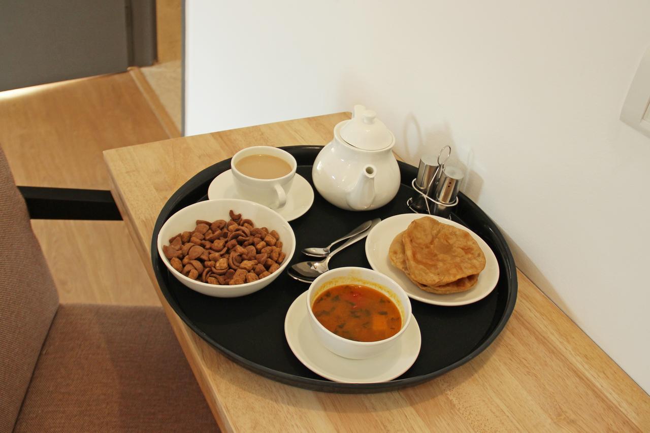 Hotel Chalet Yeni Delhi Dış mekan fotoğraf