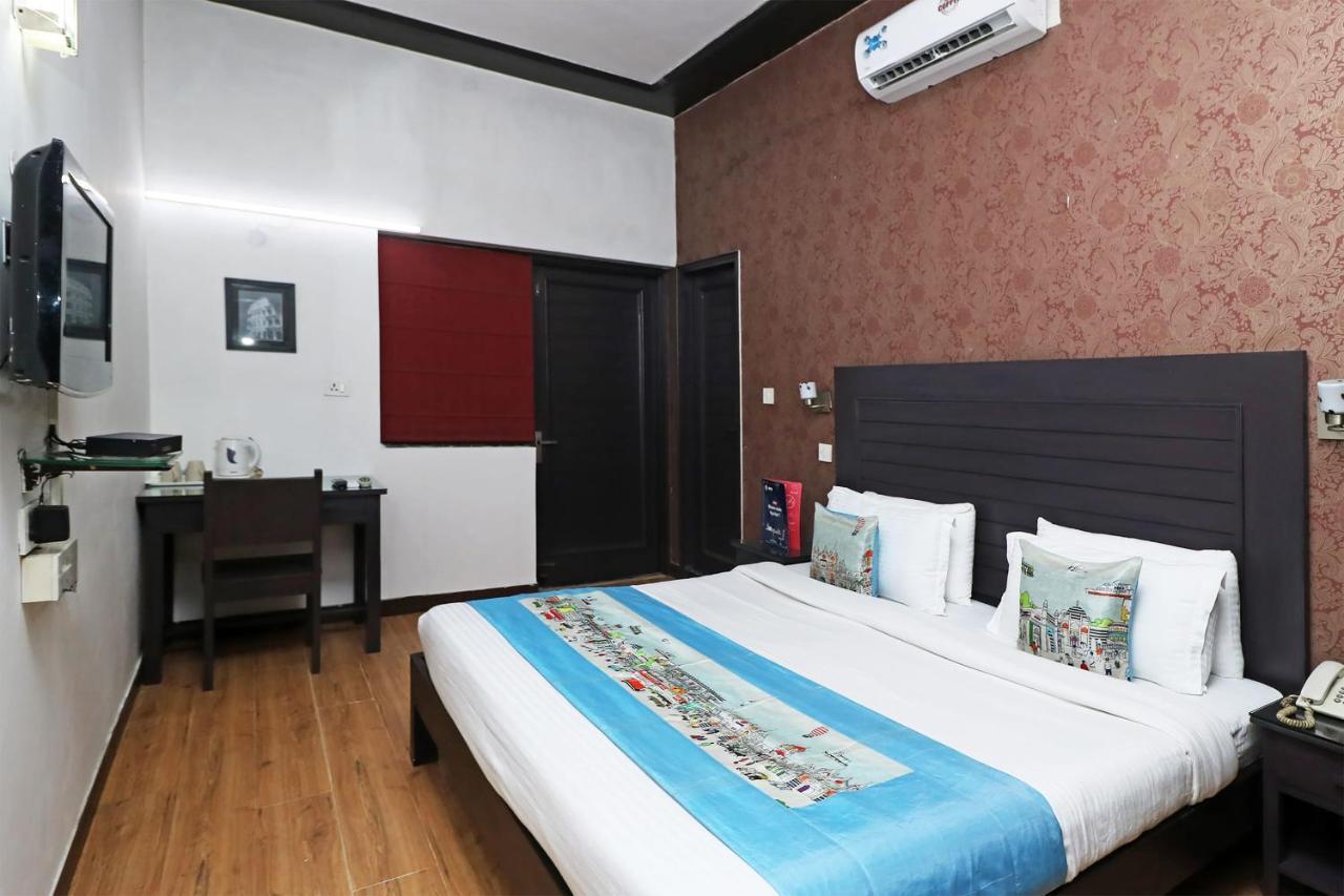 Hotel Chalet Yeni Delhi Dış mekan fotoğraf