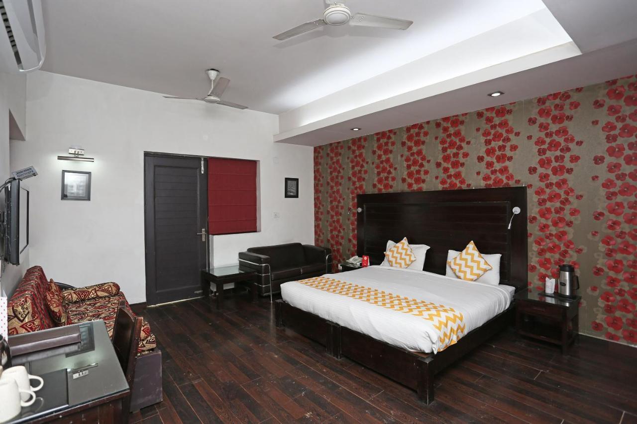 Hotel Chalet Yeni Delhi Dış mekan fotoğraf