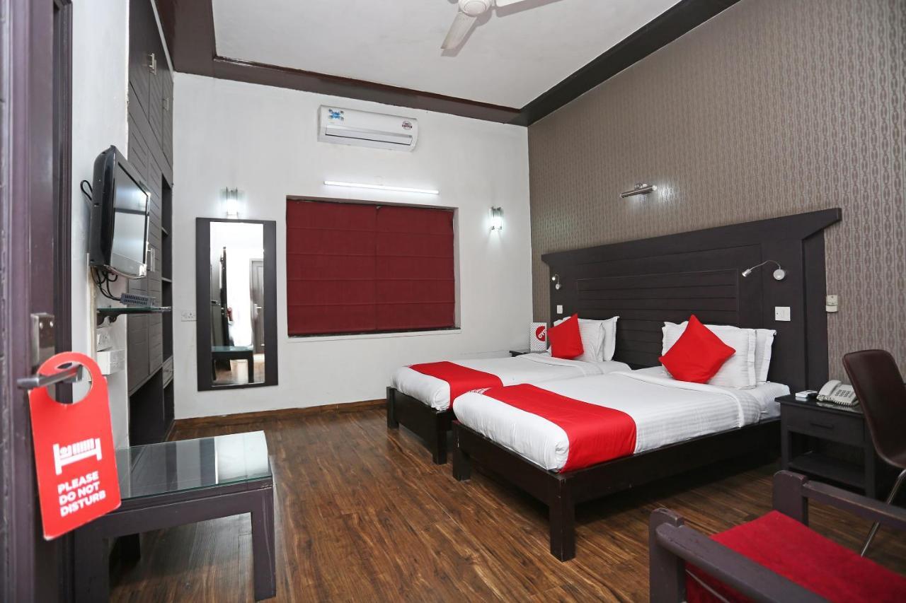 Hotel Chalet Yeni Delhi Dış mekan fotoğraf