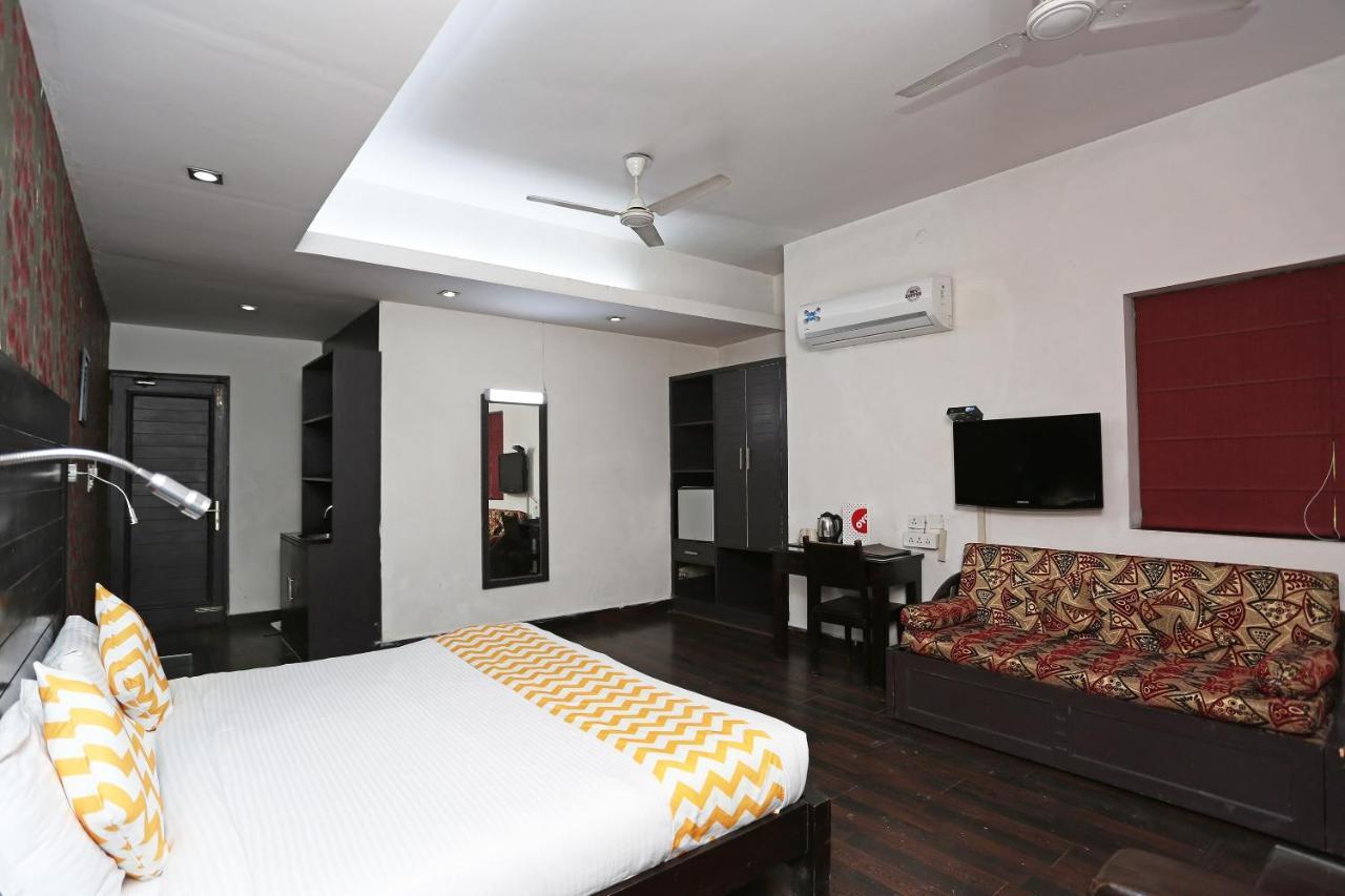 Hotel Chalet Yeni Delhi Dış mekan fotoğraf