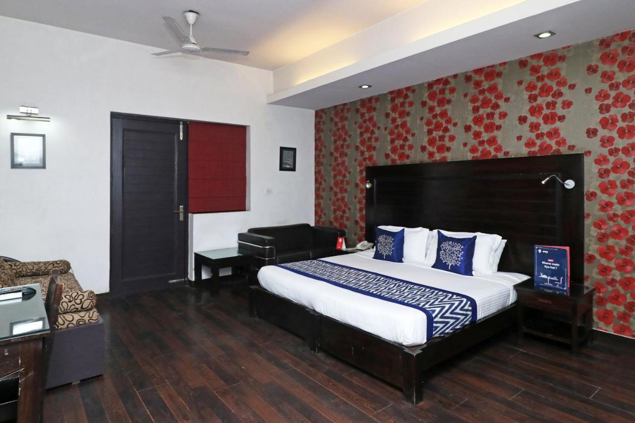 Hotel Chalet Yeni Delhi Dış mekan fotoğraf