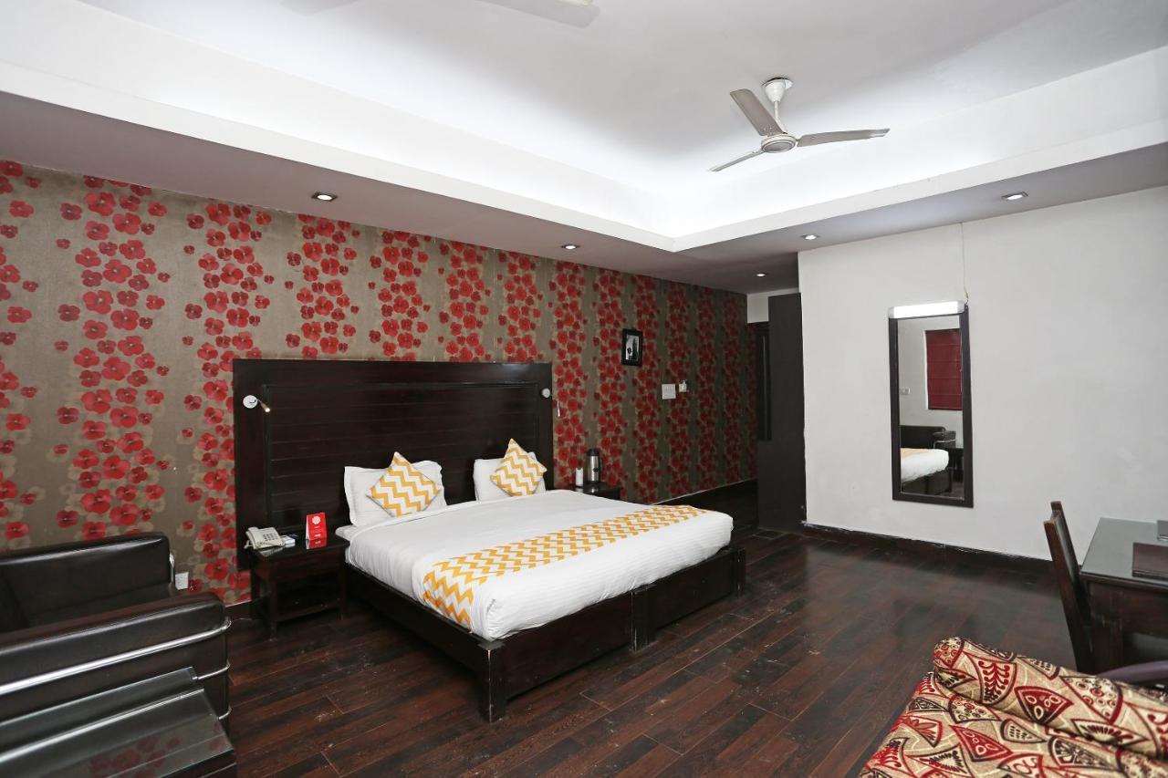 Hotel Chalet Yeni Delhi Dış mekan fotoğraf