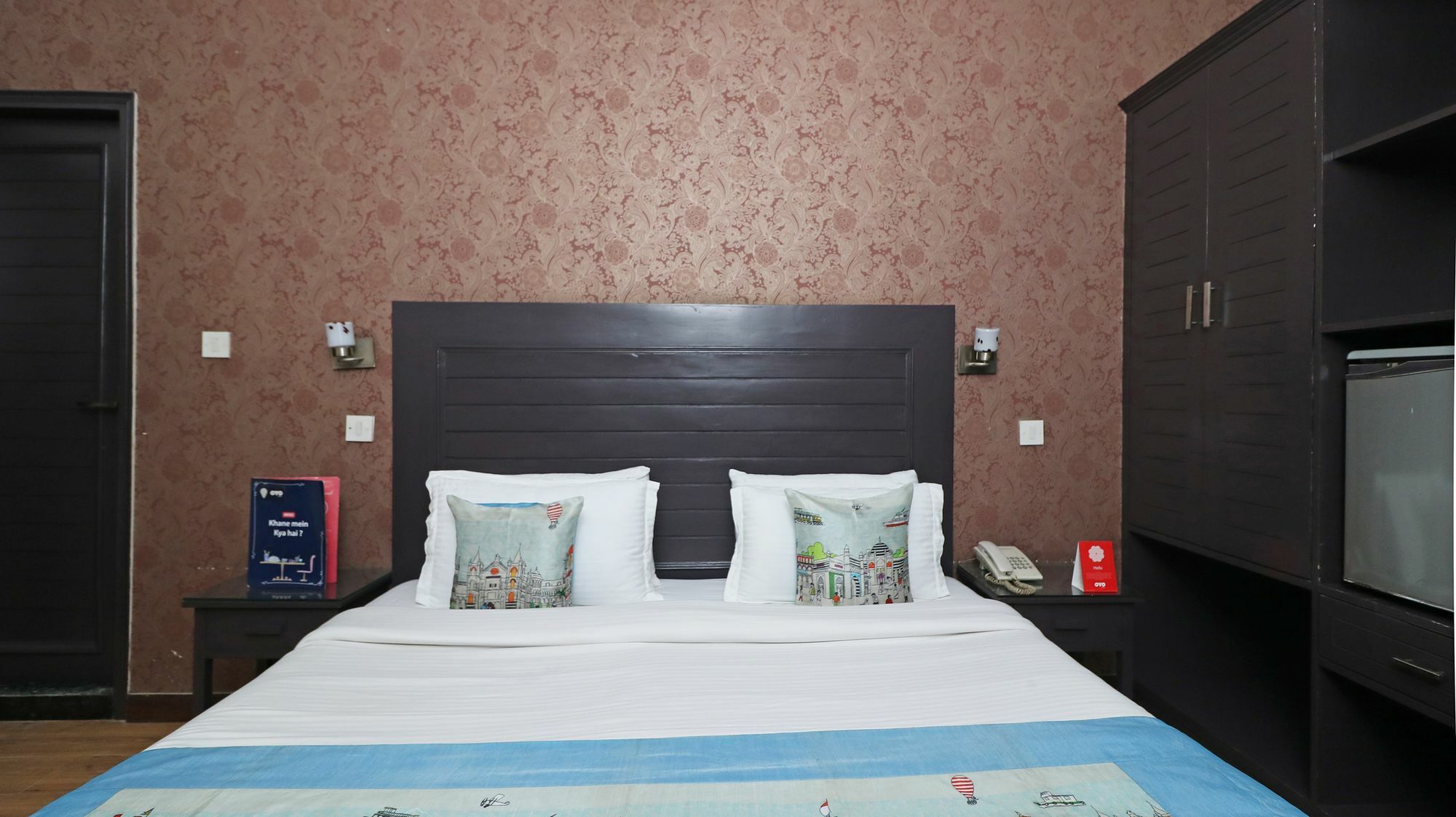 Hotel Chalet Yeni Delhi Dış mekan fotoğraf