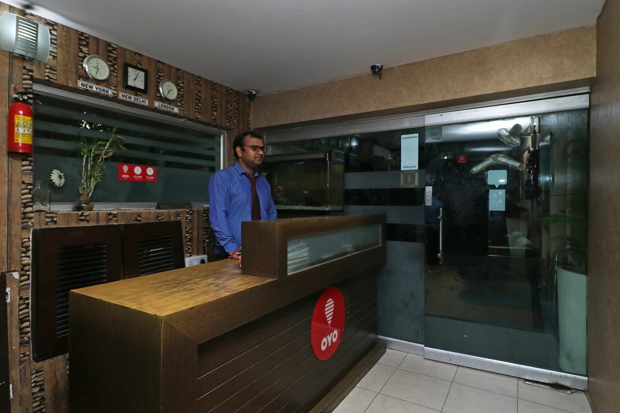 Hotel Chalet Yeni Delhi Dış mekan fotoğraf
