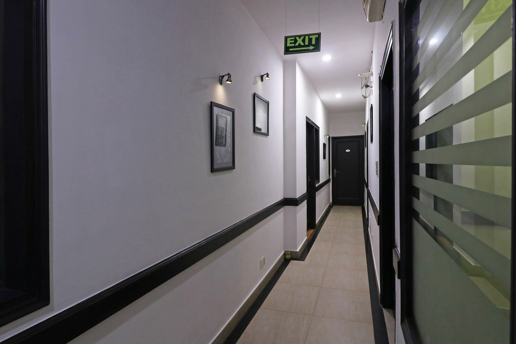 Hotel Chalet Yeni Delhi Dış mekan fotoğraf