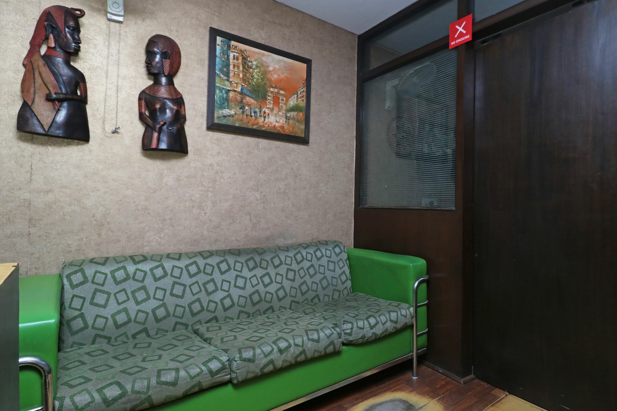 Hotel Chalet Yeni Delhi Dış mekan fotoğraf