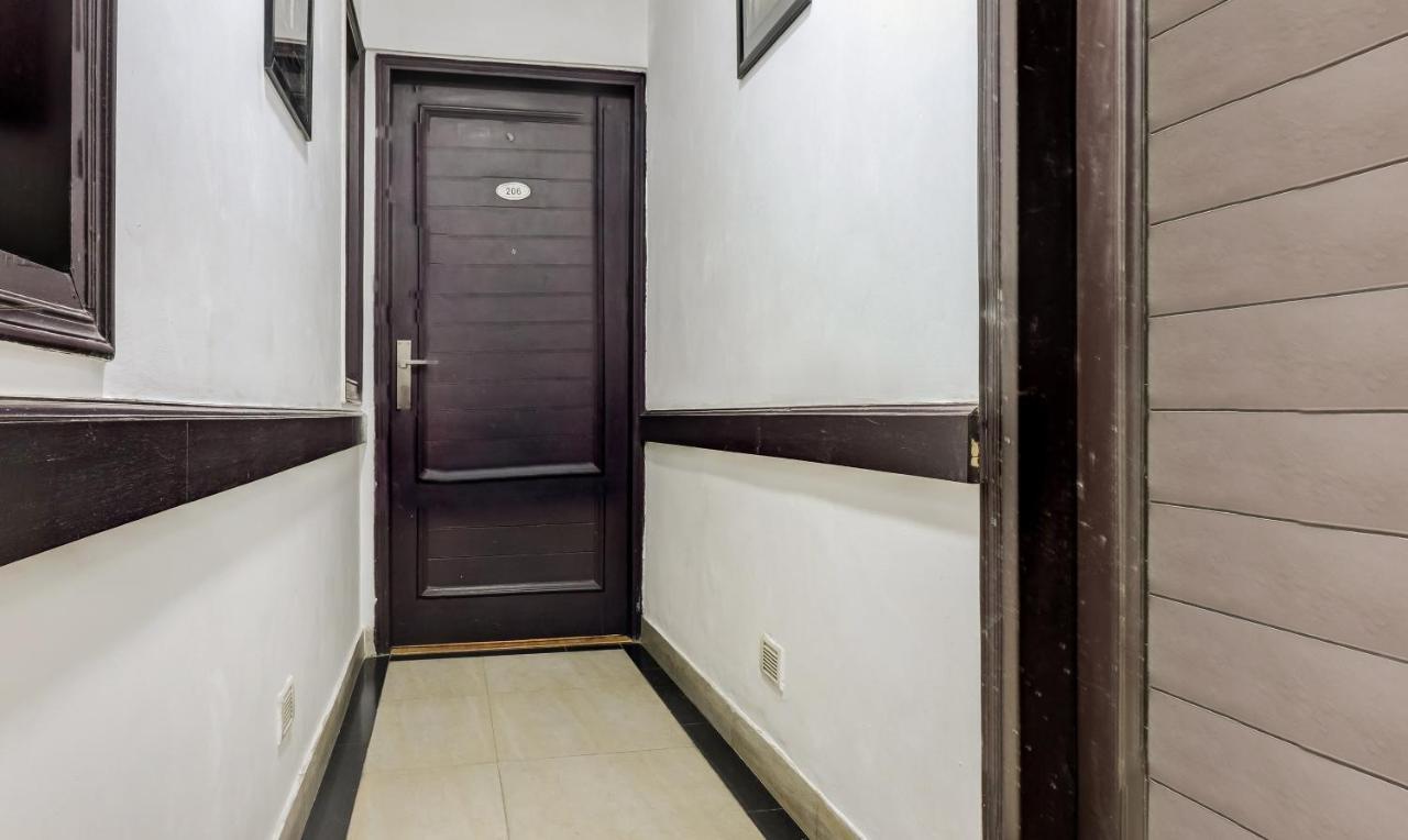 Hotel Chalet Yeni Delhi Dış mekan fotoğraf