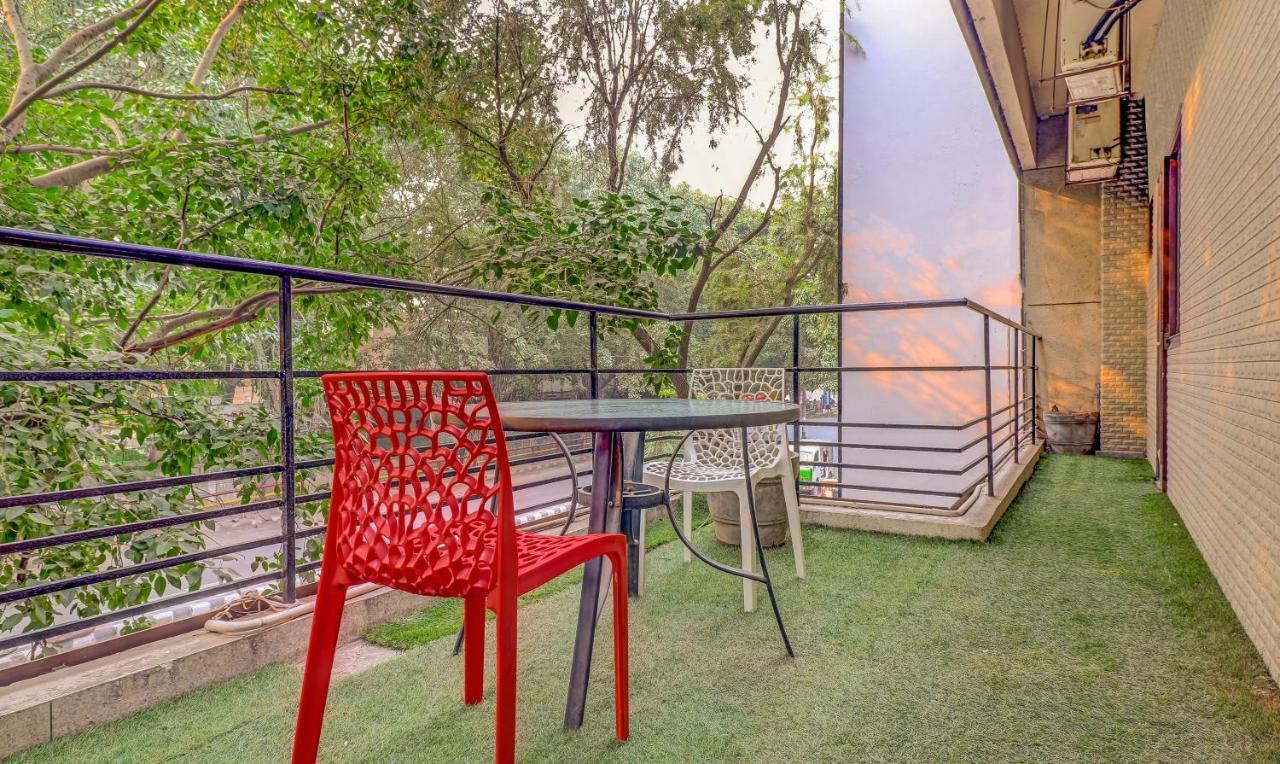 Hotel Chalet Yeni Delhi Dış mekan fotoğraf