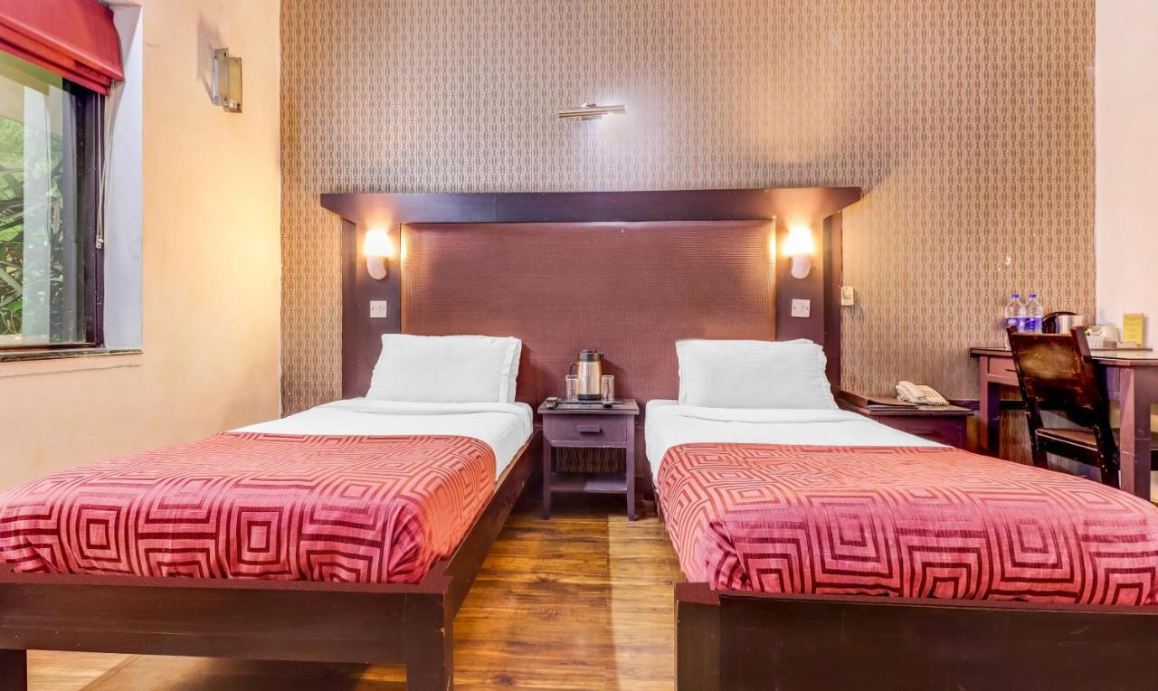 Hotel Chalet Yeni Delhi Dış mekan fotoğraf