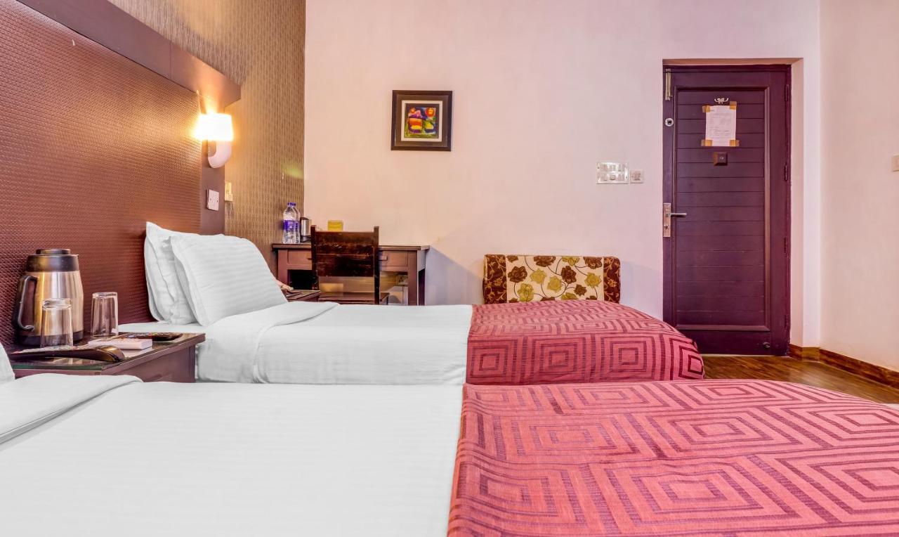 Hotel Chalet Yeni Delhi Dış mekan fotoğraf