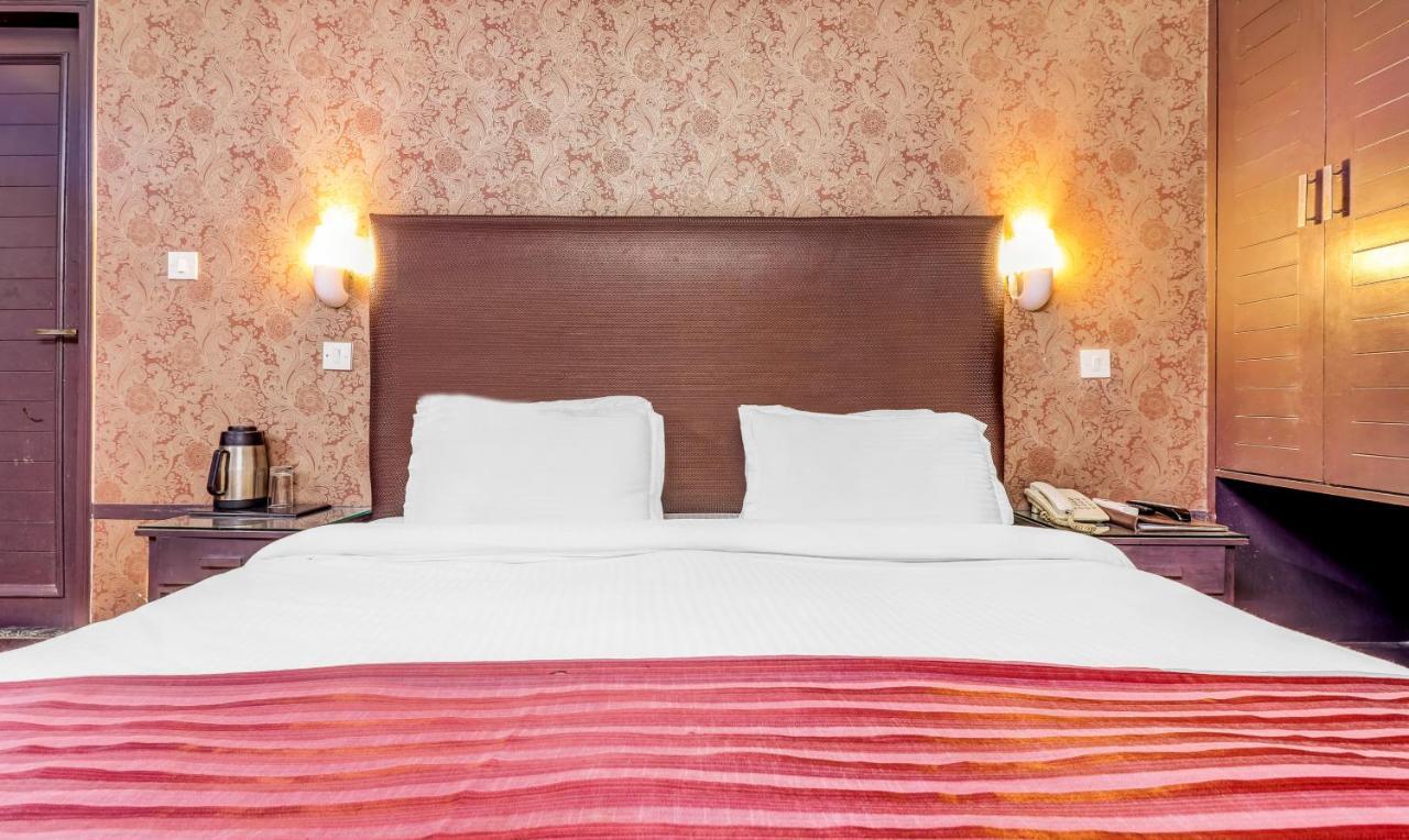 Hotel Chalet Yeni Delhi Dış mekan fotoğraf