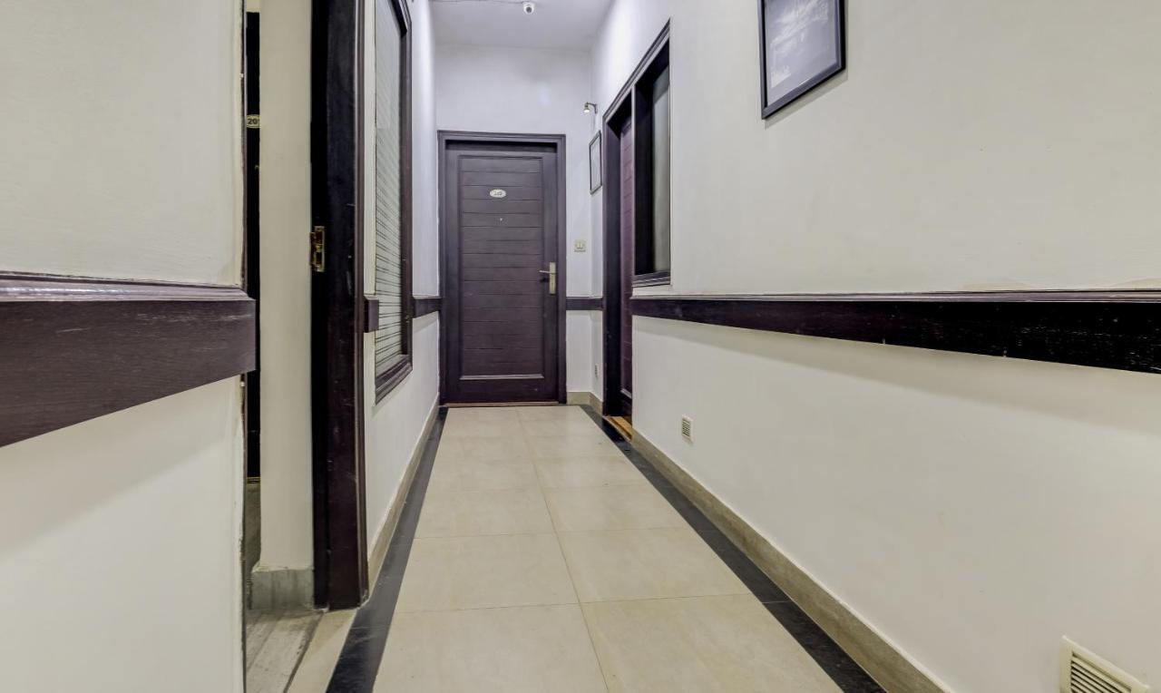 Hotel Chalet Yeni Delhi Dış mekan fotoğraf