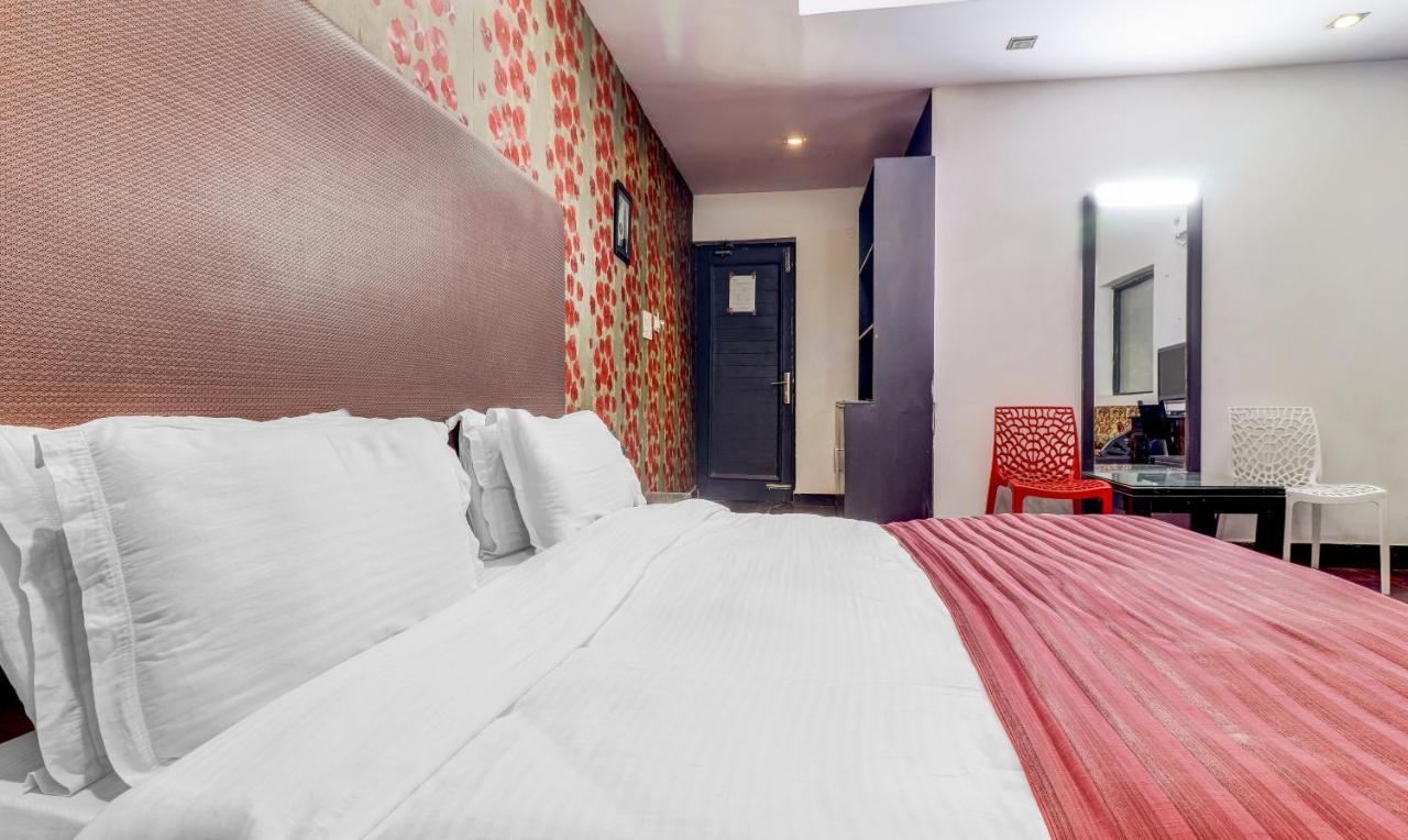 Hotel Chalet Yeni Delhi Dış mekan fotoğraf