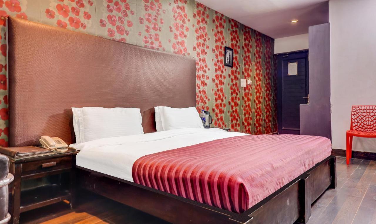 Hotel Chalet Yeni Delhi Dış mekan fotoğraf